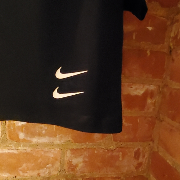 NIKE Crop Tee - Picture 3 of 3